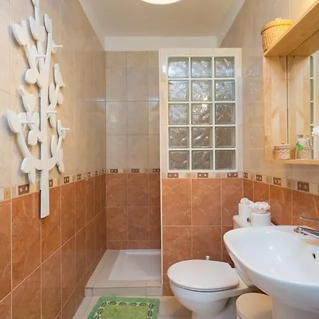 Hercules Apartment *